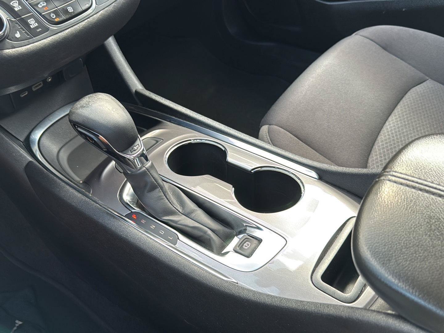 Used 2022 Chevrolet Malibu LT FWD image 11