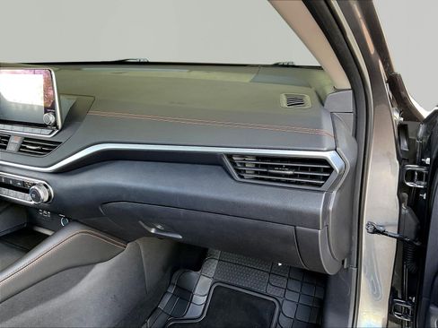 Used 2019 Nissan Altima 2.5 SR w/ SR Premium Package FWD image 25