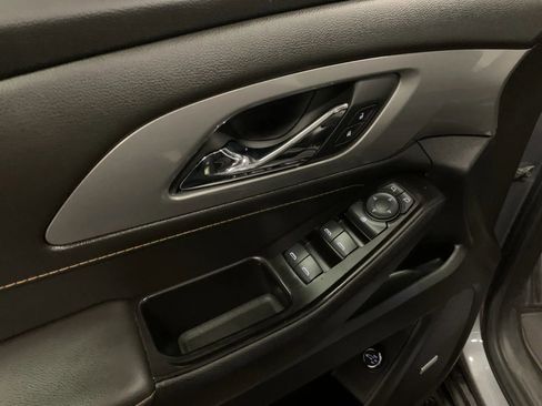 Used 2020 Chevrolet Traverse RS image 25