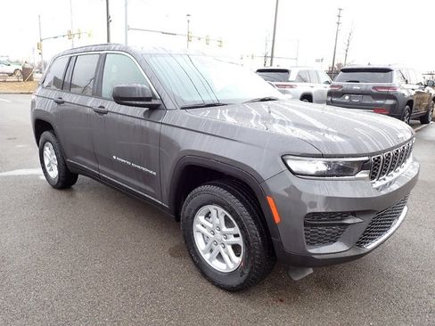 New 2025 Jeep Grand Cherokee Laredo image 9