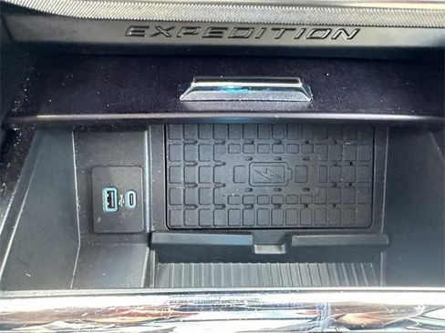 Certified 2024 Ford Expedition Max Platinum image 24