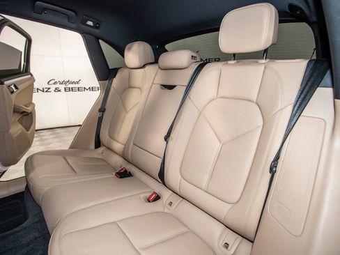 Used 2023 Porsche Macan S AWD/4WD image 14