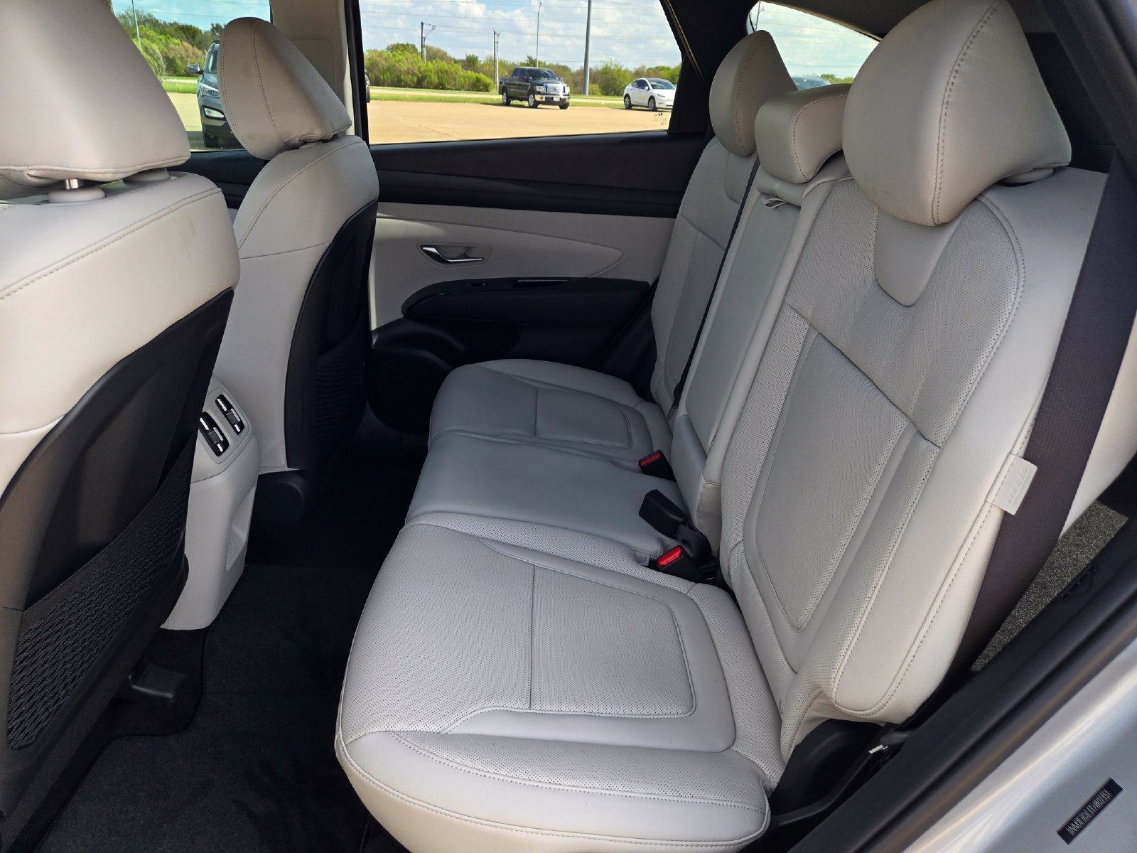 New 2026 Hyundai Tucson Limited FWD image 18