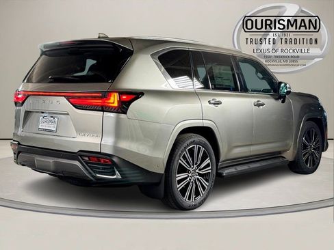 New 2025 Lexus LX 700h Luxury image 9