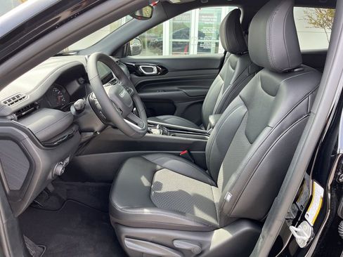 New 2026 Jeep Compass Latitude image 3