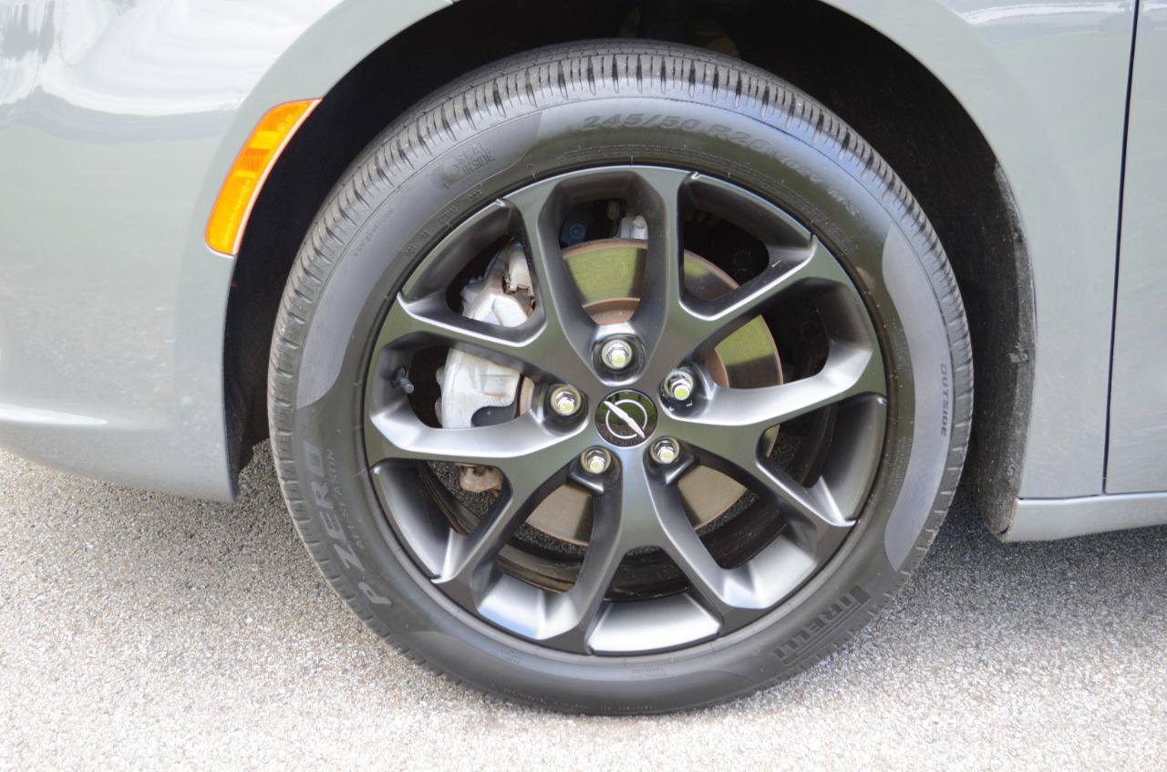Used 2023 Chrysler Pacifica Touring-L w/ S Appearance Package AWD/4WD image 9