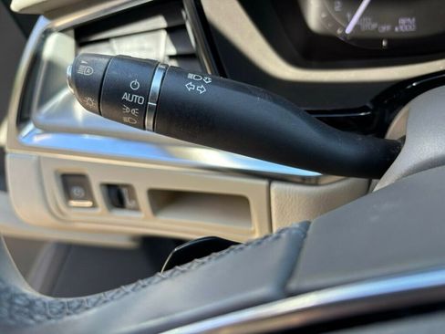 Used 2017 Cadillac XT5 Premium Luxury image 36