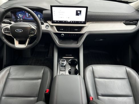 Used 2025 Ford Explorer Active w/ Active Comfort Package image 13