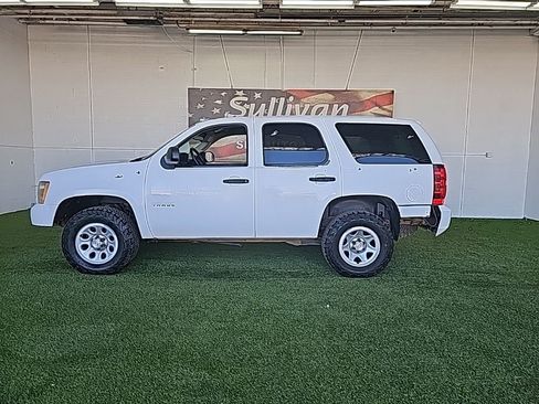 Used 2010 Chevrolet Tahoe LS image 2