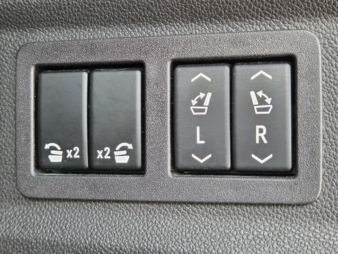 Used 2023 GMC Yukon SLT w/ SLT Premium Package AWD/4WD image 33
