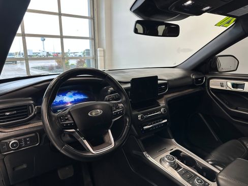 Used 2020 Ford Explorer Platinum AWD/4WD image 9