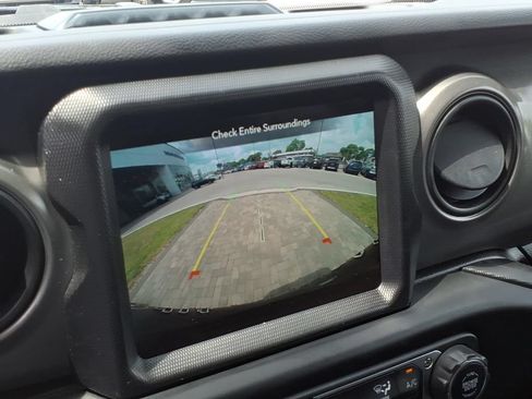 Used 2023 Jeep Wrangler Unlimited w/ Sun & Screen Package AWD/4WD image 11