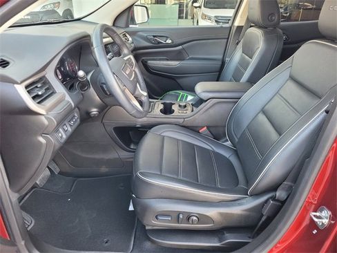 Used 2023 GMC Acadia Denali image 3