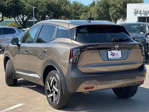Certified 2026 Nissan Kicks SV FWD image 6