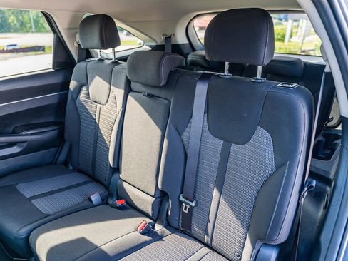 Used 2023 Kia Sorento LX image 18