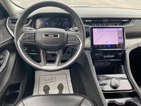 Used 2023 Jeep Grand Cherokee Limited AWD/4WD image 7