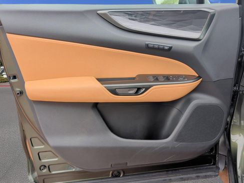 Used 2025 Lexus NX 250 FWD w/ Accessory Package (Z2) image 8