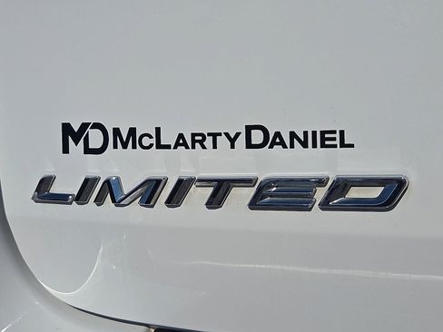 Used 2021 Ford Explorer Limited w/ Equipment Group 301A image 9