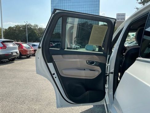 Certified 2025 Volvo XC90 B5 Core AWD/4WD image 21