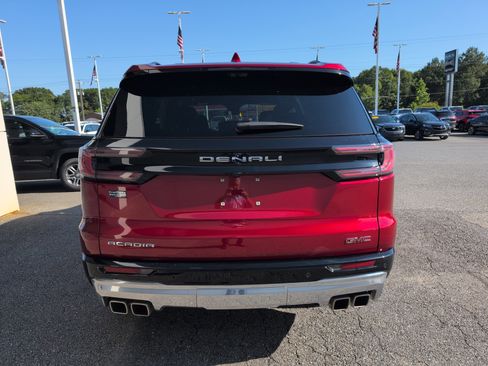 Used 2025 GMC Acadia Denali w/ Super Cruise Package FWD image 6