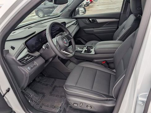 Used 2025 Buick Enclave Preferred image 9