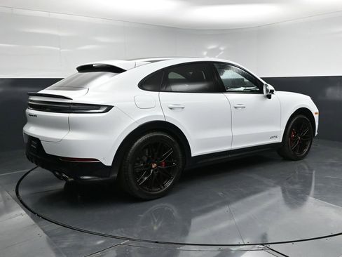 Used 2026 Porsche Cayenne GTS image 9