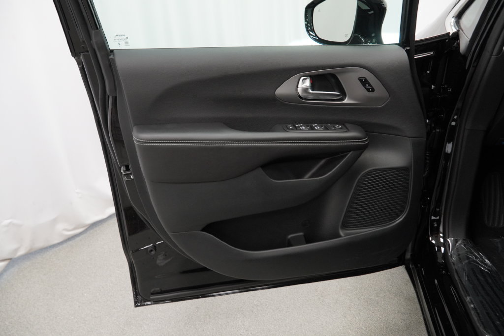 New 2027 Chrysler Pacifica Select FWD image 27