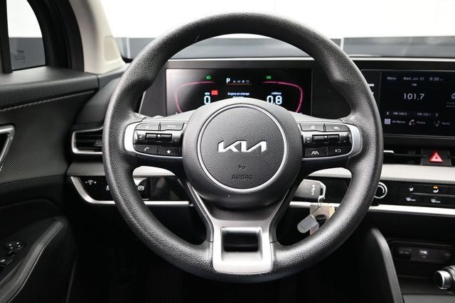 Used 2025 Kia Sportage LX AWD/4WD image 24