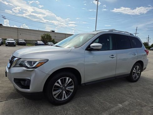 Used 2018 Nissan Pathfinder SL w/ Cargo Package AWD/4WD image 1