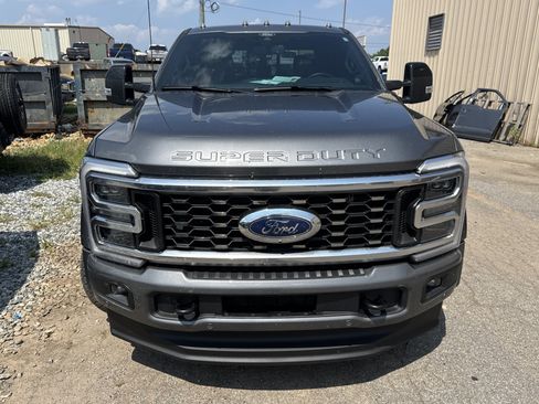 Certified 2025 Ford F450 Platinum w/ FX4 Off-Road Package AWD/4WD image 2