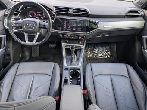 Used 2022 Audi Q3 2.0T Premium w/ Convenience Package AWD/4WD image 4