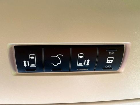 Used 2014 Dodge Grand Caravan SXT FWD image 24