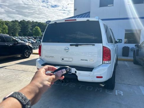 Used 2011 Nissan Armada SL RWD image 9