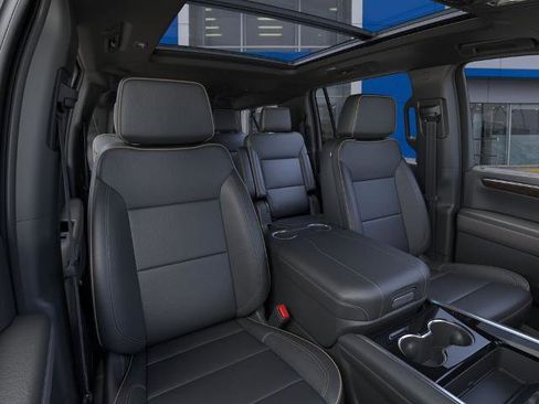 New 2026 Chevrolet Suburban Premier AWD/4WD image 16