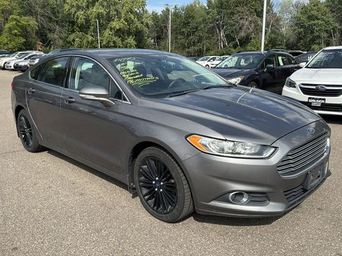 Used 2013 Ford Fusion SE FWD image 3