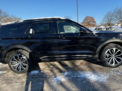New 2026 Ford Explorer ST-Line image 9