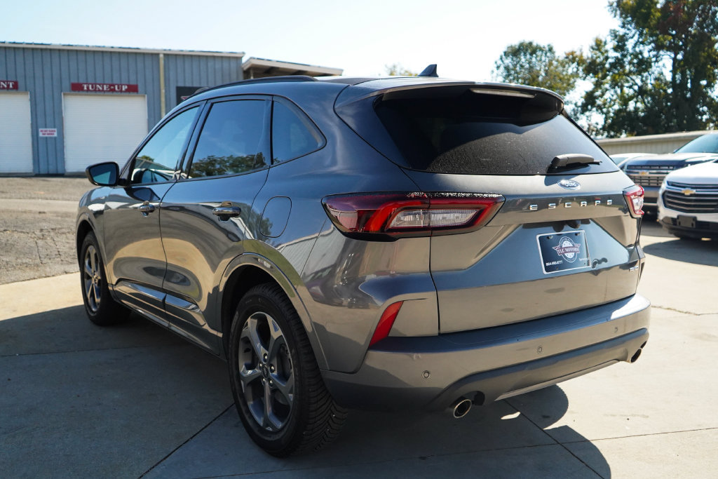 Used 2023 Ford Escape ST-Line w/ Tech Pack #1 AWD/4WD image 4
