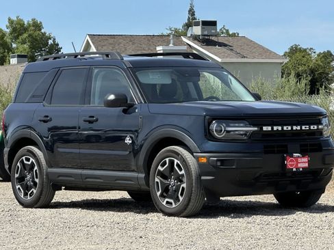 Used 2023 Ford Bronco Sport Outer Banks w/ Tech Package AWD/4WD image 10