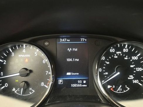 Used 2019 Nissan Rogue SV FWD image 16