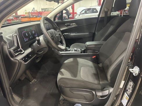 Used 2023 Kia Sportage LX FWD image 17
