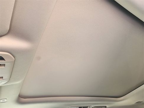 New 2026 Toyota Highlander Platinum image 17