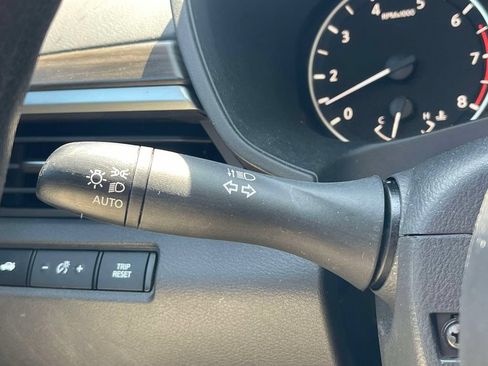 Used 2023 Nissan Altima 2.5 SV FWD image 24