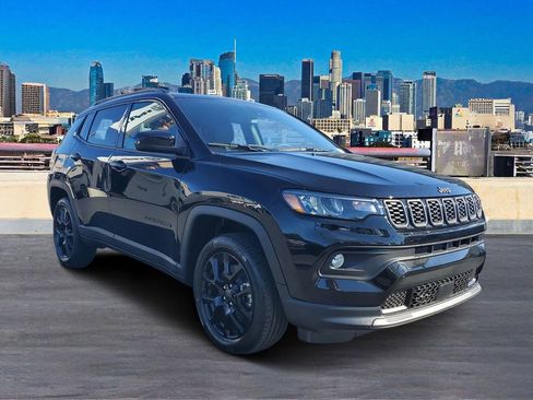 New 2026 Jeep Compass Latitude image 3