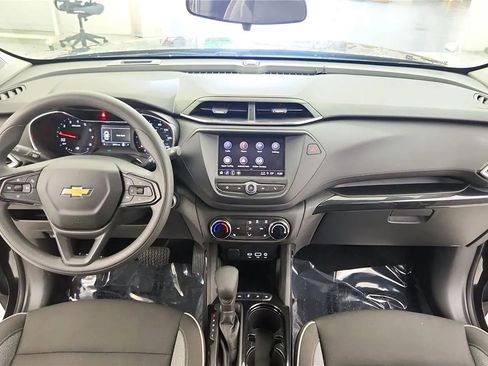 Used 2023 Chevrolet TrailBlazer LT FWD image 35
