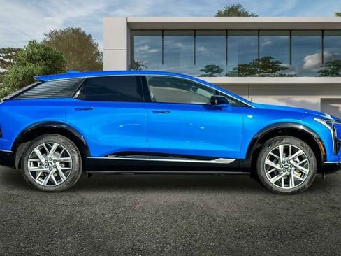 New 2026 Cadillac Optiq Luxury 1 image 3