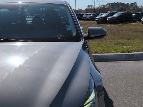 Used 2022 Hyundai Elantra Limited w/ Cargo Package image 12