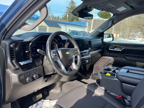 Used 2024 Chevrolet Silverado 1500 LT image 14