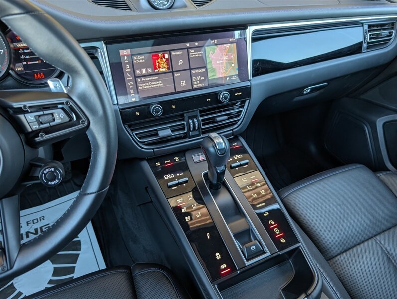 Used 2023 Porsche Macan Turbo AWD/4WD image 23
