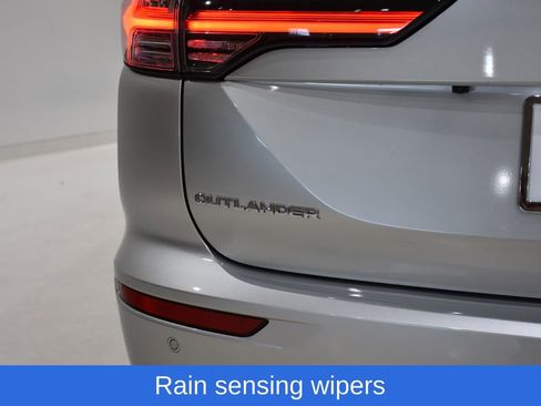 New 2025 Mitsubishi Outlander SE image 27