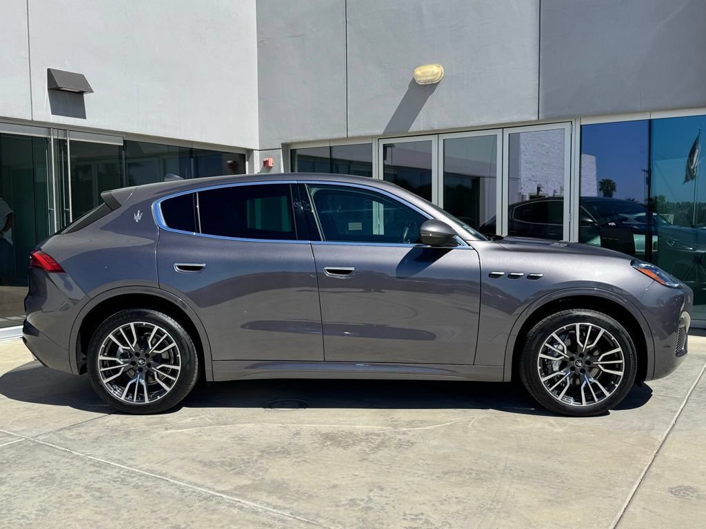 Used 2025 Maserati Grecale GT AWD/4WD image 9